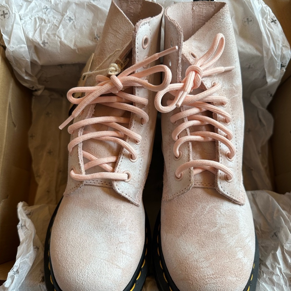 SOFT SUEDE — Dr. Martens Pink 🩷 Combat Boots - Picture 16 of 16